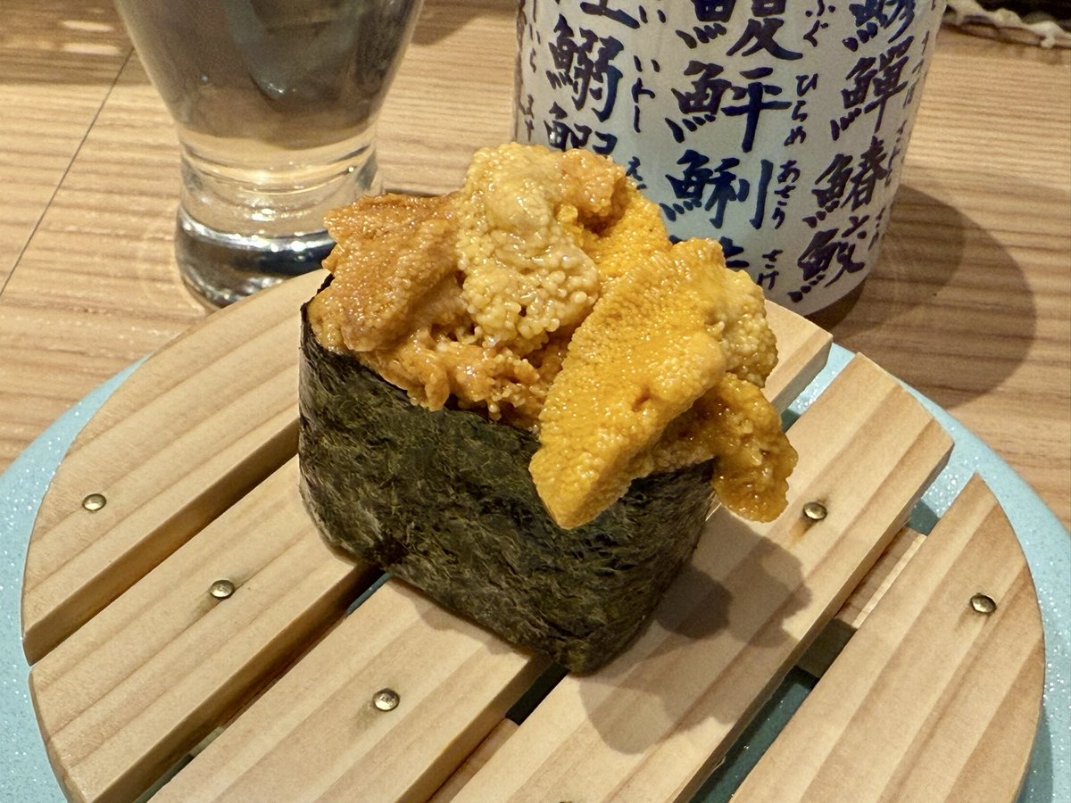 iKana0504's tweet photo. 北海道ひとりめしシリーズ❣️

今日のお仕事が終わり、夜の予定はなかったので、ひとりめし堪能中🍣

美味しいものを食べている時、生きてて良かったぁって思いますよね☺️💕 https://t.co/sltvKDPzBy