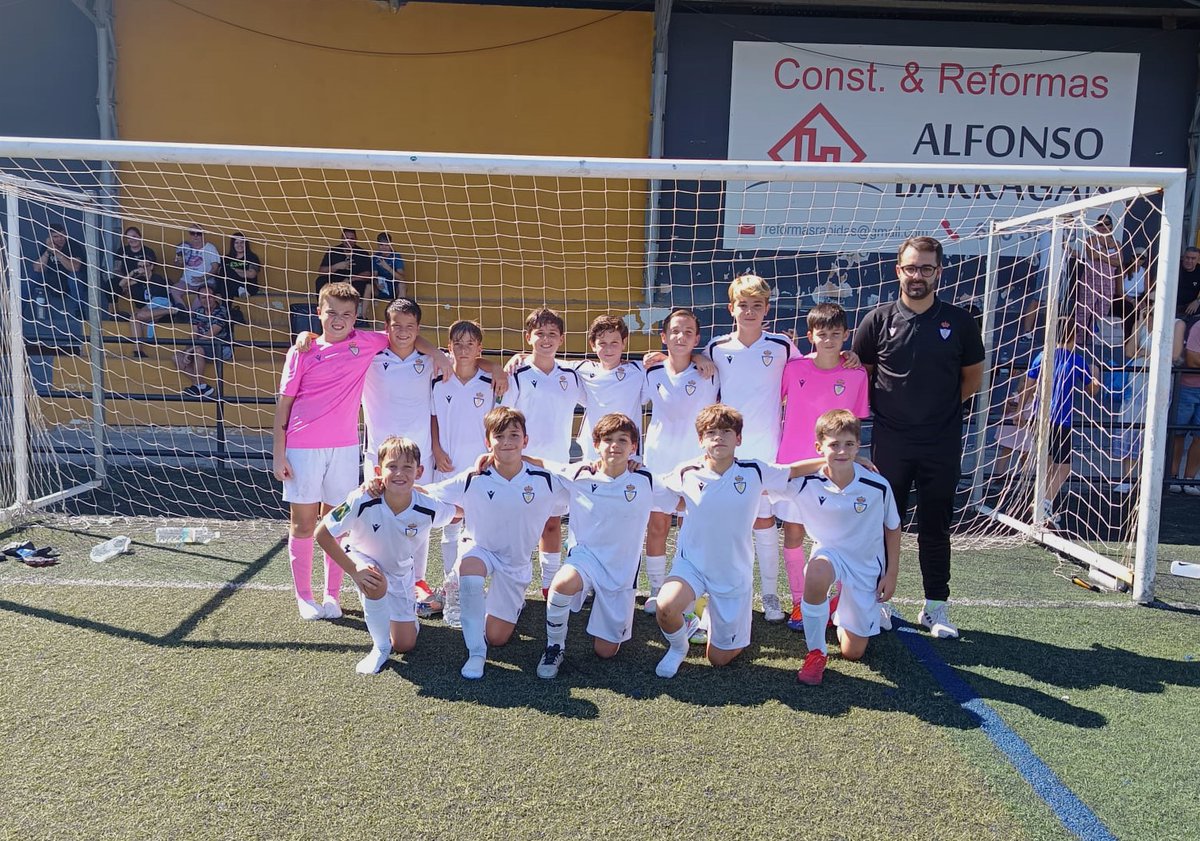 RealJaenCF_base's tweet photo. ¡Partidazo de nuestro 𝐀𝐥𝐞𝐯𝐢́𝐧 𝐁 que se impuso por 1 - 8 al 𝐑𝐞𝐜𝐫𝐞𝐚𝐭𝐢𝐯𝐨 𝐁𝐚𝐢𝐥𝐞́𝐧 𝐂.𝐅.!

💪 Gran juego colectivo, intensidad y muchas ganas desde el primer minuto

#RealJaénCF #AlevínB #CanteraRJ #FútbolBase https://t.co/rqKjS6mQ5T