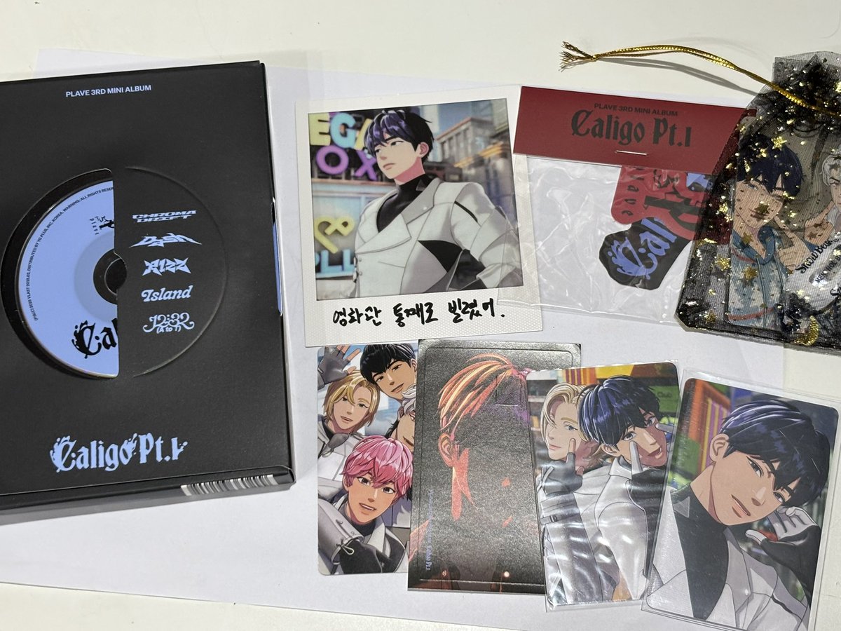rieberriez's tweet photo. thank u sm @PuffPLLi for the yejun caligo album !!! <33 arrived safely, quick (despite the weather) and w some freebies yahoooo π€
#fromPuff https://t.co/iygu1wul64
