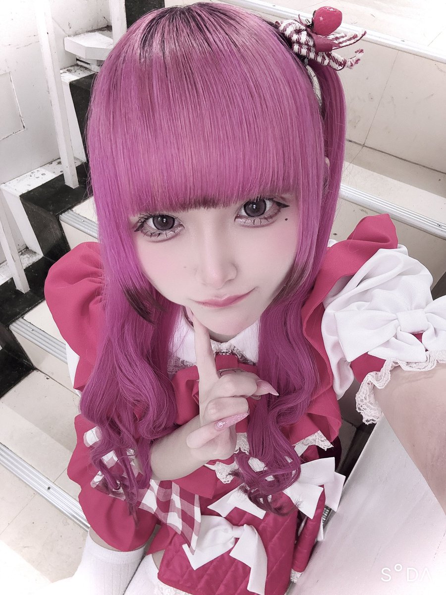 おきゅいん🍓🎀 -22.5
⁡
⁡お待たせしました😢久々の赤制服です🍓遠隔など待ってます😢💧
⁡
#アキバわんわん帝国 #コンカフェ #秋葉原コンカフェ #コンカフェ営業 #コンカフェ嬢 #コンカフェ行きたい #コンカフェ好きと繋がりたい