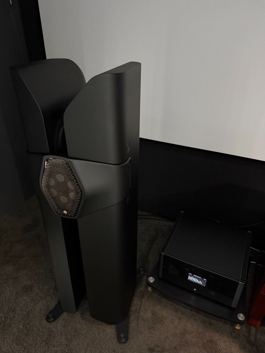 Justin53080250's tweet photo. You know that moment when sound completely pulls you in?

That’s what happened when I listened to the Monitor Audio Hyphn speakers. Every detail, every layer of sound — perfection. And the design? Absolute statement piece.

#MonitorAudio #Hyphn #HiFi #AudioArt https://t.co/0eWz5HugEi