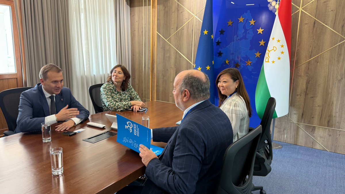 DarskiRadoslaw's tweet image. Glad to exchange with Arthur van Diesen, UNICEF Representative in Tajikistan, on the broad areas of #cooperation between the European Union and #UNICEF in Tajikistan. We are working jointly to create an #enabling and #safe learning environment for all Tajiks.