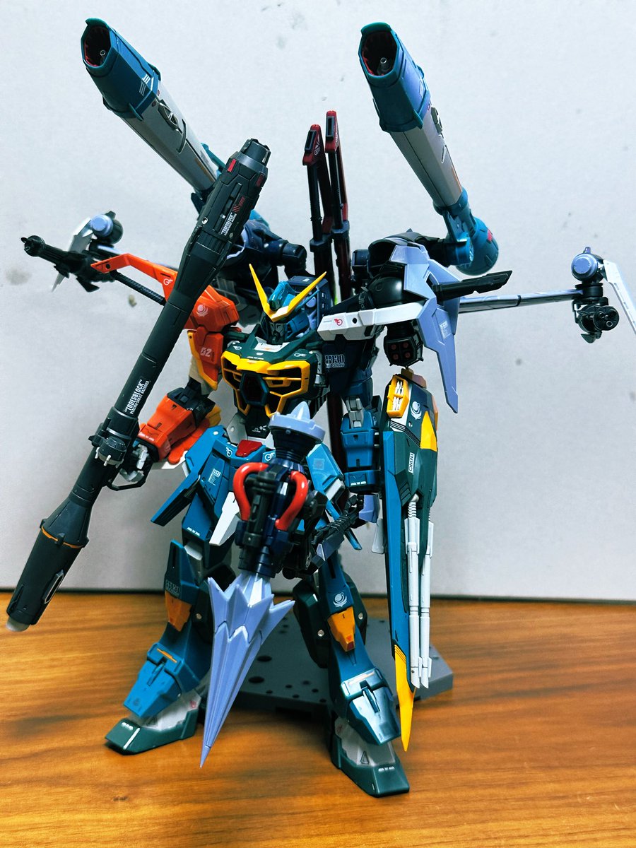 PARA_89314_'s tweet photo. パーフェクトカラミティ完成✨

エールカラミティ作るまでが長かった……w

どれも捨て難いけど
1番好きなのはソードカラミティかな🥳

 #ガンプラ 
 #ガンプラはどんな自由な発想で作ってもいいんだ https://t.co/b8F5S3F6s5