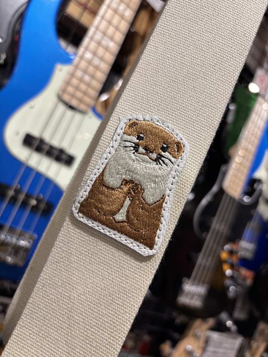 espcustomshop's tweet photo. 【商品情報!】
TENDER STRAP TS-2 AC おねだりカワウソが入荷しました!
こーれは、かわいいやん!
癒される〜🫶🫶
¥7,700-(税込)で販売中‼️
#TENDERSTRAP #TENDER #ギター #ベース #楽器 #楽器屋 #梅田 #カワウソ https://t.co/8Z2evlp0UO