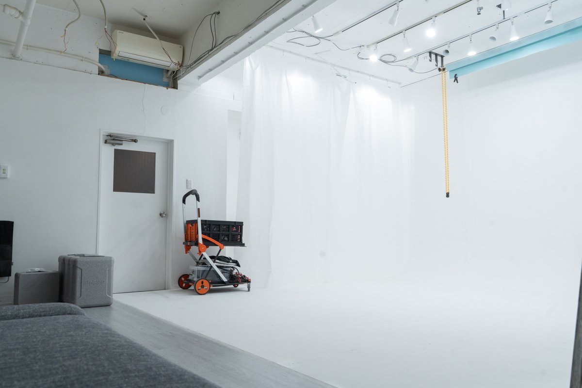 撮影コストを抑えたいけどクオリティは落としたくない方に📷
Studio HAKUは、コスパ最強の選択肢です。機材持ち込みも歓迎！
