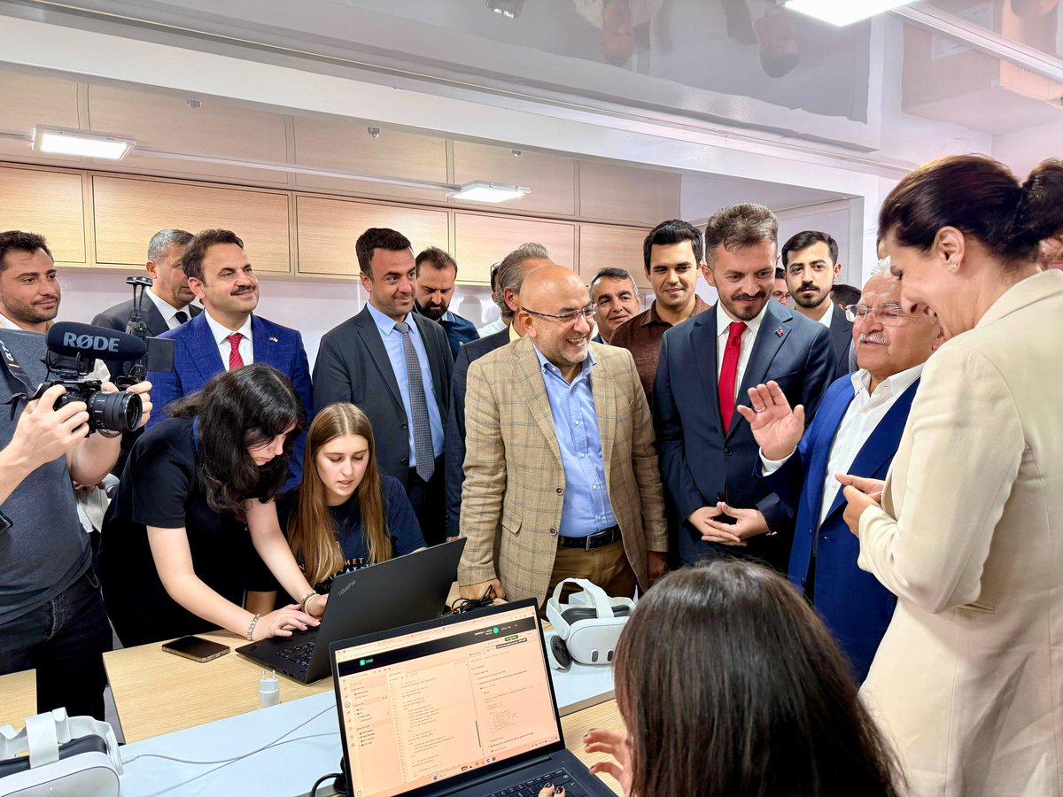 Kaymakamımız Sayın Erdoğan Turan ERMİŞ; Kayseri Milletvekilleri Sayın Bayar ÖZSOY, Sayın Murat Cahid CINGI, Büyükşehir Belediye Başkanı Sayın Dr. Memduh BÜYÜKKILIÇ ve protokol üyeleri ile birlikte...