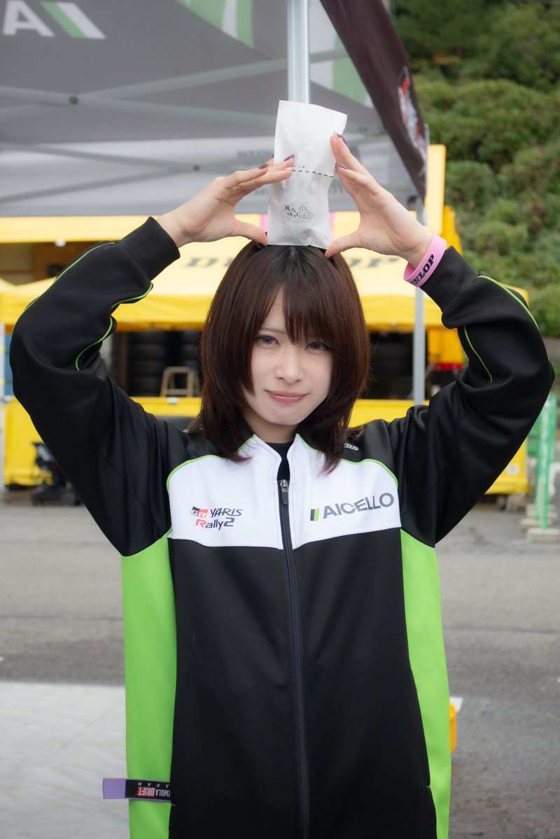 yanihage_okazu's tweet image. 2日間寝不足だろうに会話も
丁寧に対応して下さって
ポーズもとってくれて
頭が上がりません🥲
嬉しくていっぱい話したいことあったけど緊張して全部飛んだ🤣
AICELLO優勝おめでとうございます🏆
 #久万高原ラリー 
 #AICELLO