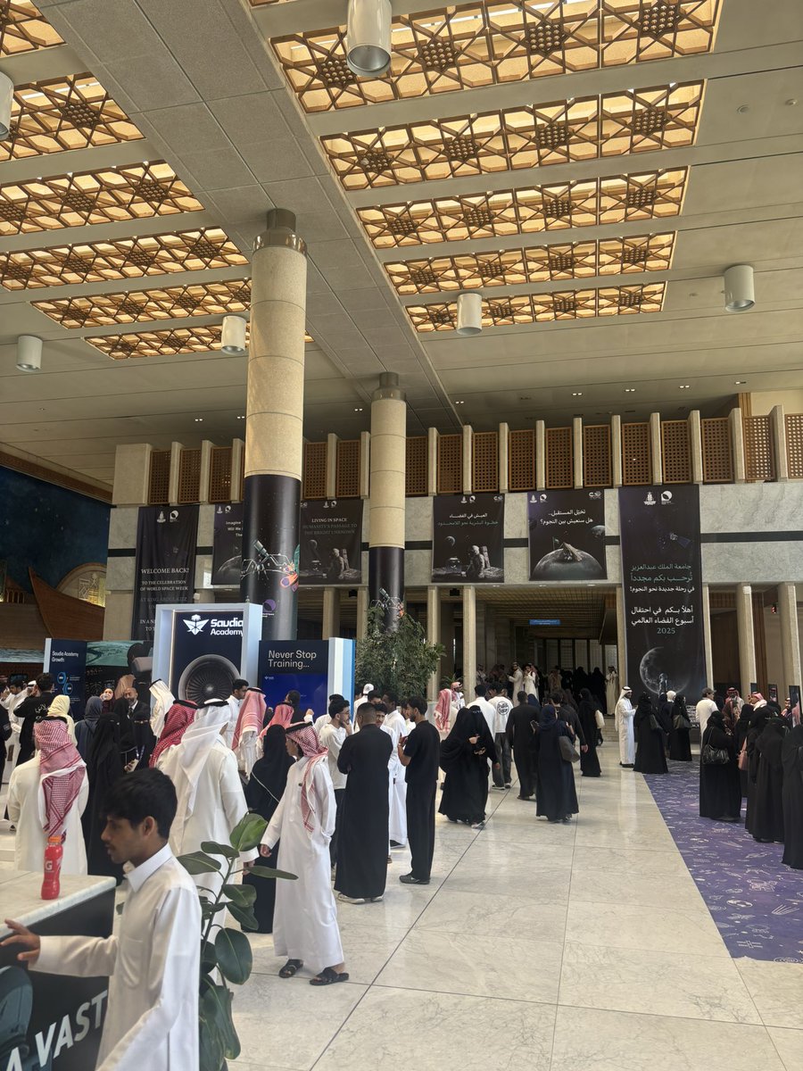 n_almarwaee's tweet photo. يوم ممتع 🚀🌌
#KAUWorldSpaceWeek2025
#WSW202 https://t.co/3M6vfbfe0w