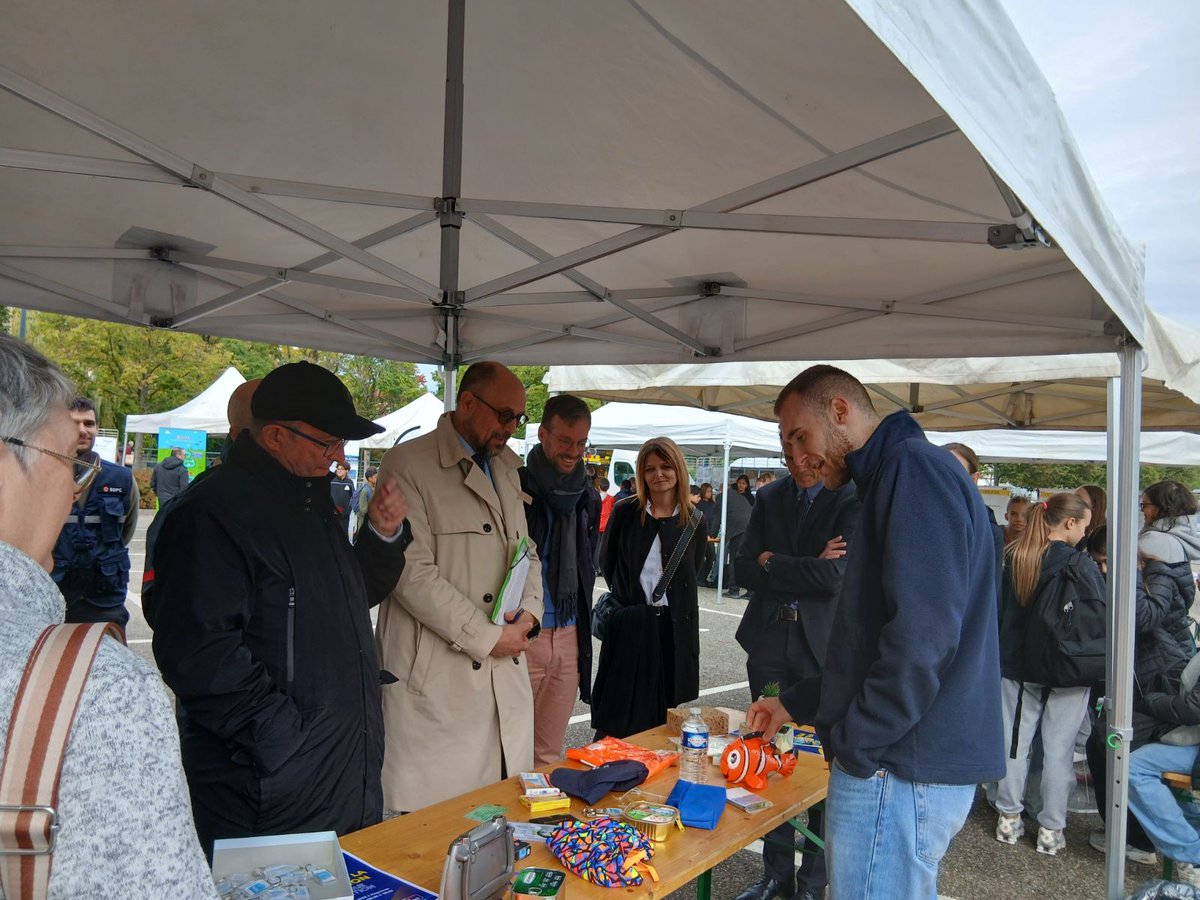 #Prévention | Retour en images sur le village de la prévention du risque inondation ce vendredi à #Haguenau, une initiative importante pour sensibiliser aux #risques et faire connaitre les comportements de sauvegarde 💡

✅ Grâce à des ateliers pratiques, des stands