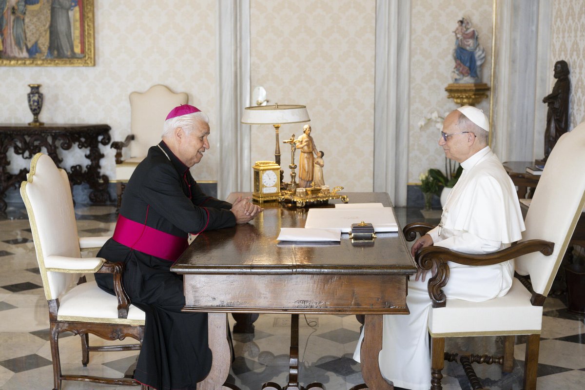 El viernes pasado tuve la oportunidad de ser recibido por el Papa León XIV en audiencia privada. Le expresé el cariño y oraciones de los fieles y del presbiterio de nuestra arquidiócesis. Hablamos sobre la situación de la Iglesia en Monterrey.
