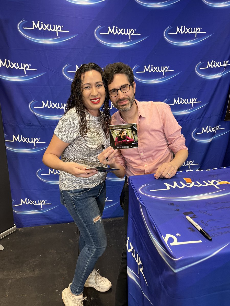 monse8617's tweet photo. @MixupTeam @bennyibarra #BennyIbarraEnMixup  Gracias Infinitas! 🥰🤗 excelente disco, excelente arte, maravilloso @bennyibarra 🥰 https://t.co/t9YfXf6HhY