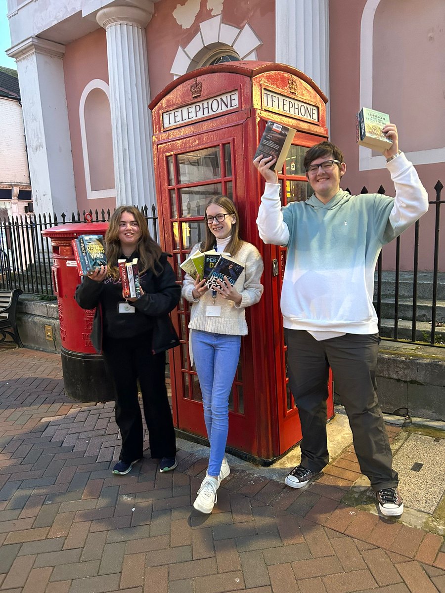 WeymouthWTC's tweet image. 📖 Today is the start of #LibrariesWeek! Not only is Weymouth home to the fantastic Weymouth and Littlemoor Libraries, but we also have a wonderful community book exchange facility right in the heart of the town centre: orlo.uk/NhYyC
#WeymouthTownCouncil