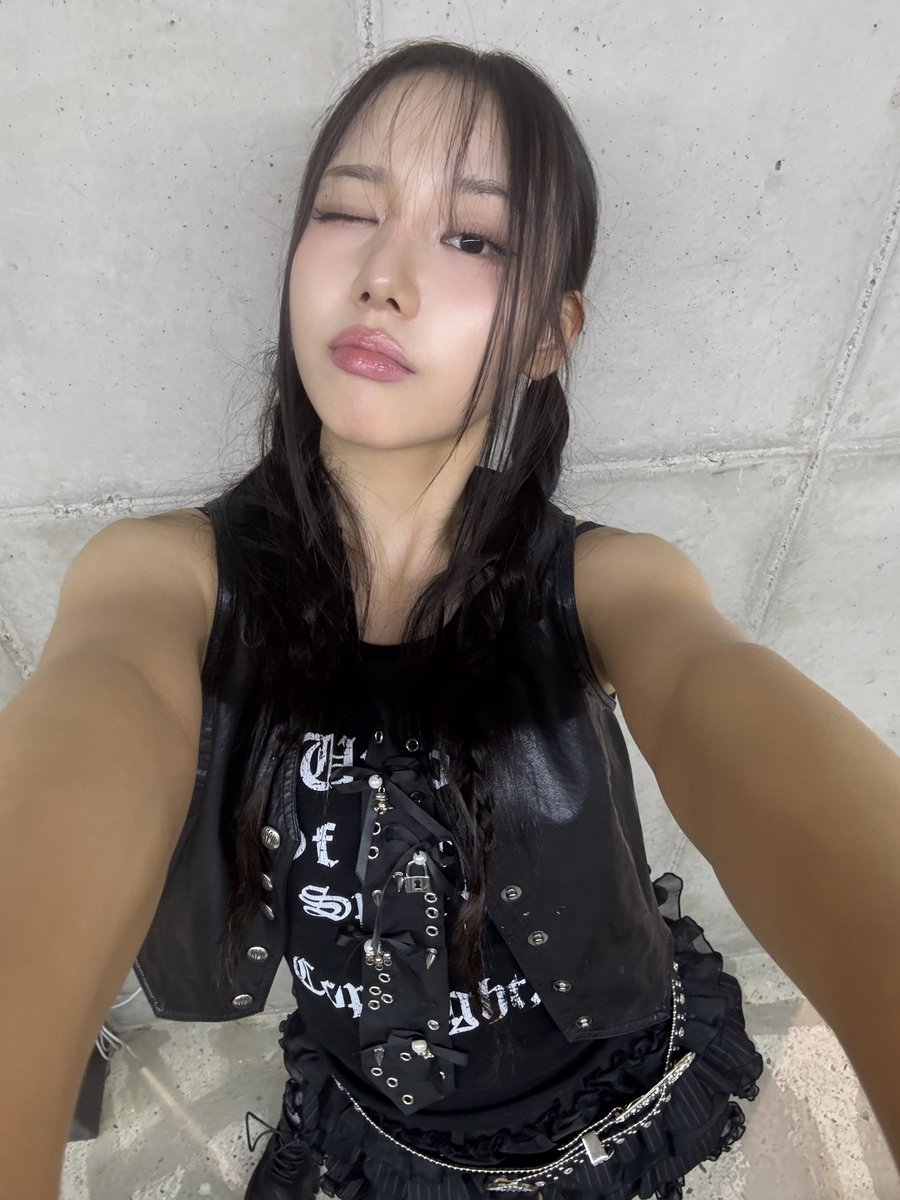 ablume_twt's tweet image. 나한테는 댕댕이 시오, 오늘 유독 더 뽀짝하고 예쁘더라~~
오늘만의 너가 하이틴 주인공.
우리의 우정도 하나의 장면이 된 순간, 앞으로도 오래 함께하자!
HBD SIO ⌁❤︎⌁  

#ablume #어블룸 #SAENA #새나