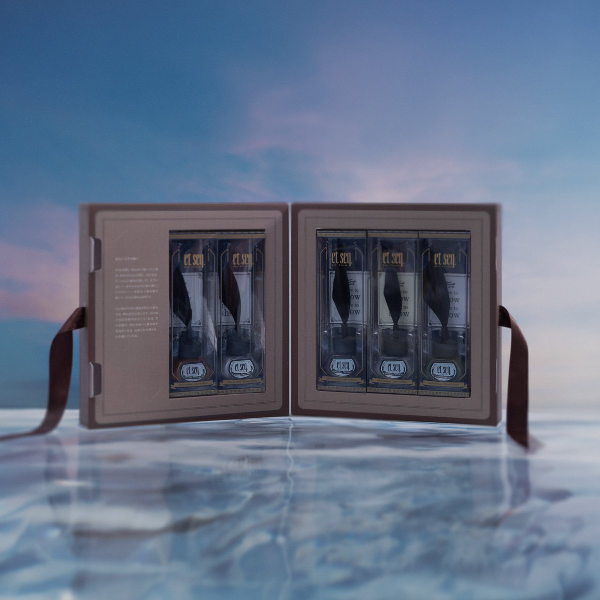 ＼✨10/21(火)発売✨／ 
#指先に文学を纏う ネイルポリッシュ #夏目漱石 シリーズ予約受付中💅

「人間であること」の苦悩や諦念、愛おしさを描く漱石作品を、艶やかな和の色味で表現しました。

「君、私は君の眼にどう映りますかね。強い人に見えますか、弱い人に見えますか」