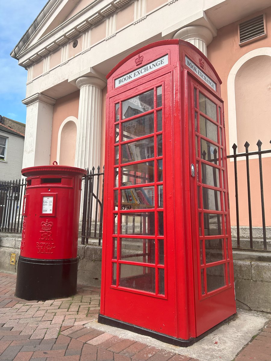 WeymouthWTC's tweet image. 📖 Today is the start of #LibrariesWeek! Not only is Weymouth home to the fantastic Weymouth and Littlemoor Libraries, but we also have a wonderful community book exchange facility right in the heart of the town centre: orlo.uk/NhYyC
#WeymouthTownCouncil