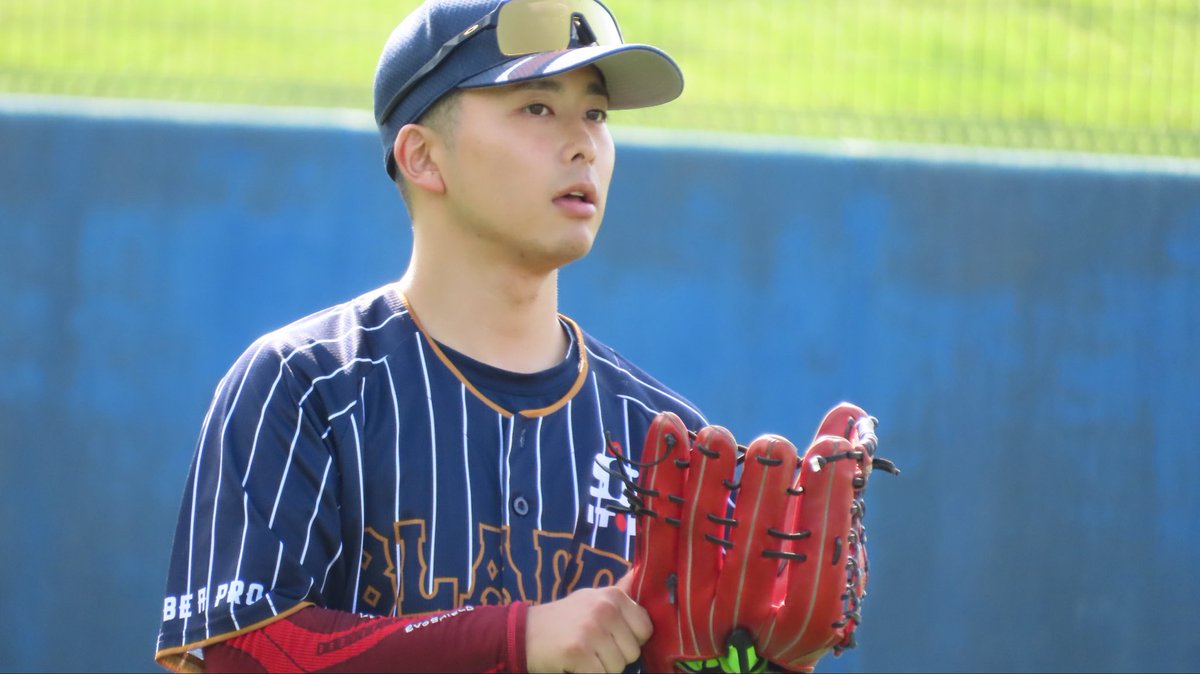 samurai_blades's tweet photo. ＼レジェンドOBショットpart1📸／

ファン感謝祭での、OB選手の写真をチラ見せ🫣

1️⃣ヒットを量産 #西森弘貴 選手
2️⃣魅せるプレーで会場を沸かせた #半田祐介 選手
3️⃣流石の打撃 #鳥海彪我 選手
4️⃣いつでもニコニコ #佐藤将悟 選手

士別で再び躍動する姿が見れて感動でした🥺

#士別サムライブレイズ https://t.co/GUniEwSM2l