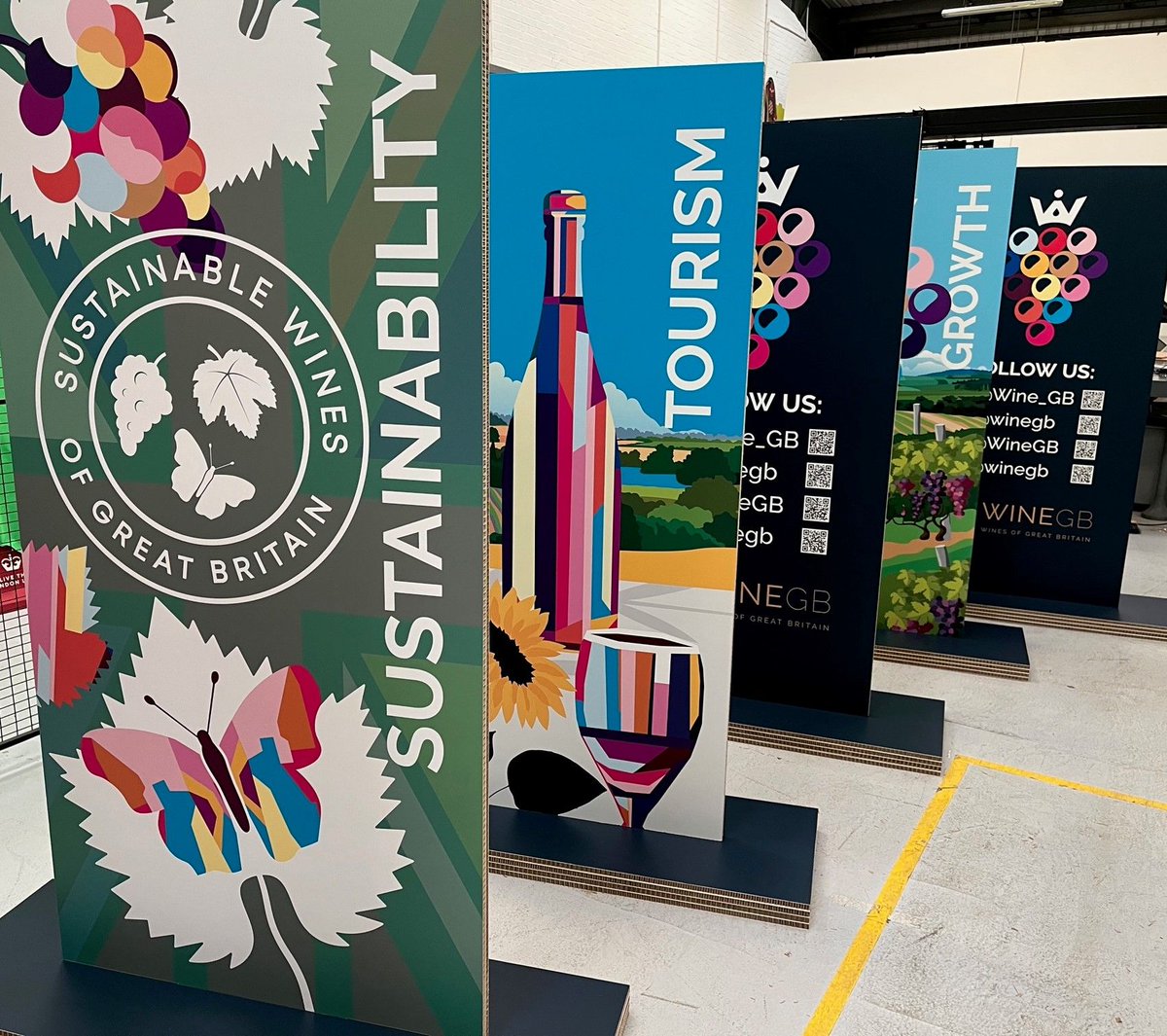 PyramidDisplay's tweet image. 🌍 Customer Spotlight: Data Image Group 🌍

When innovation meets sustainability the results speak for themselves. Their inspiring use of Swedboard® shows how bold ideas and greener choices can go hand in hand. 🌱✨

👏 Huge appreciation for leading the way.