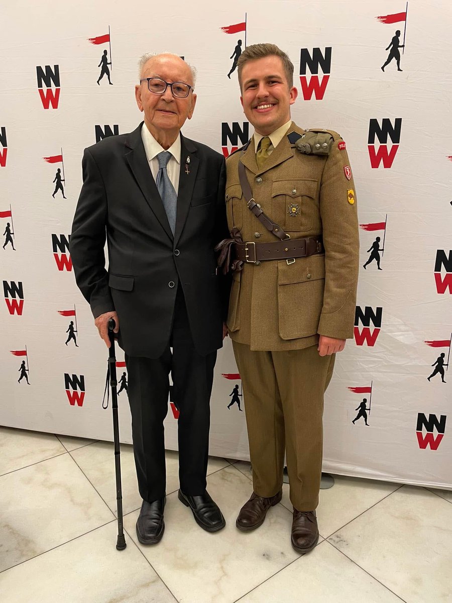 karol_paprocky's tweet photo. 101 lat kończy dziś Major Władysław Dąbrowski! Żołnierz 2. Korpusu Polskiego, ostatni ułan 15. Pułku Ułanów Poznańskich! Bohater spod Monte Cassino!

Plurimos Annos! 
#MonteCassino 
@NawrockiKn @Anna_M_Anders https://t.co/J5fkDrWPlr