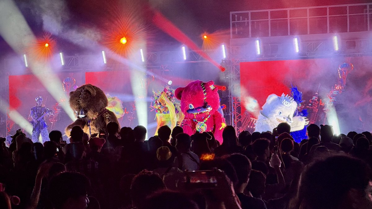 人生初USJ＆念願のハロウィンパーティー！めちゃくちゃ楽しかったぁあ！✨これに行ってみたかったのさぁぁぁ！朝8時から21時まで歩き続けて自分もゾンビになりかけたけど、また来年も行きたいなの気持ち🥰