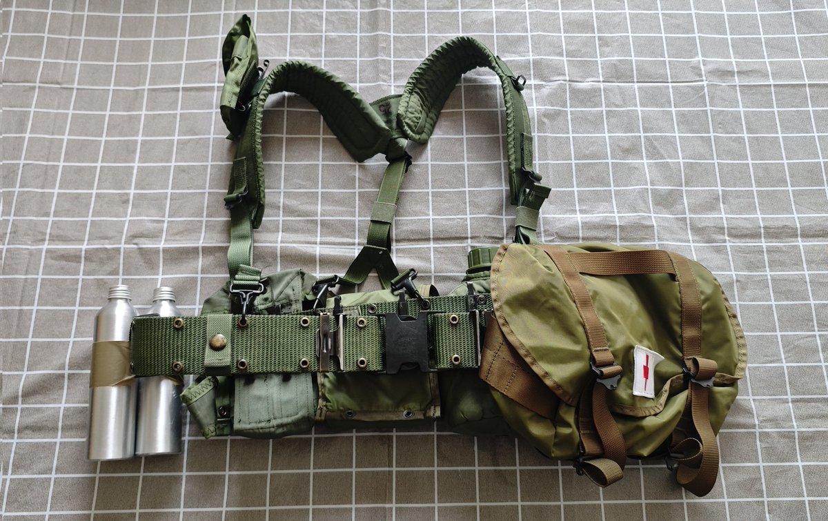 Alex147dancer's tweet image. Guarder HRM and Alice carrying gear for Half-life medical grunt