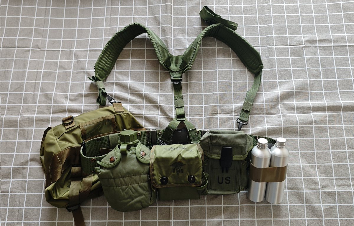 Alex147dancer's tweet image. Guarder HRM and Alice carrying gear for Half-life medical grunt