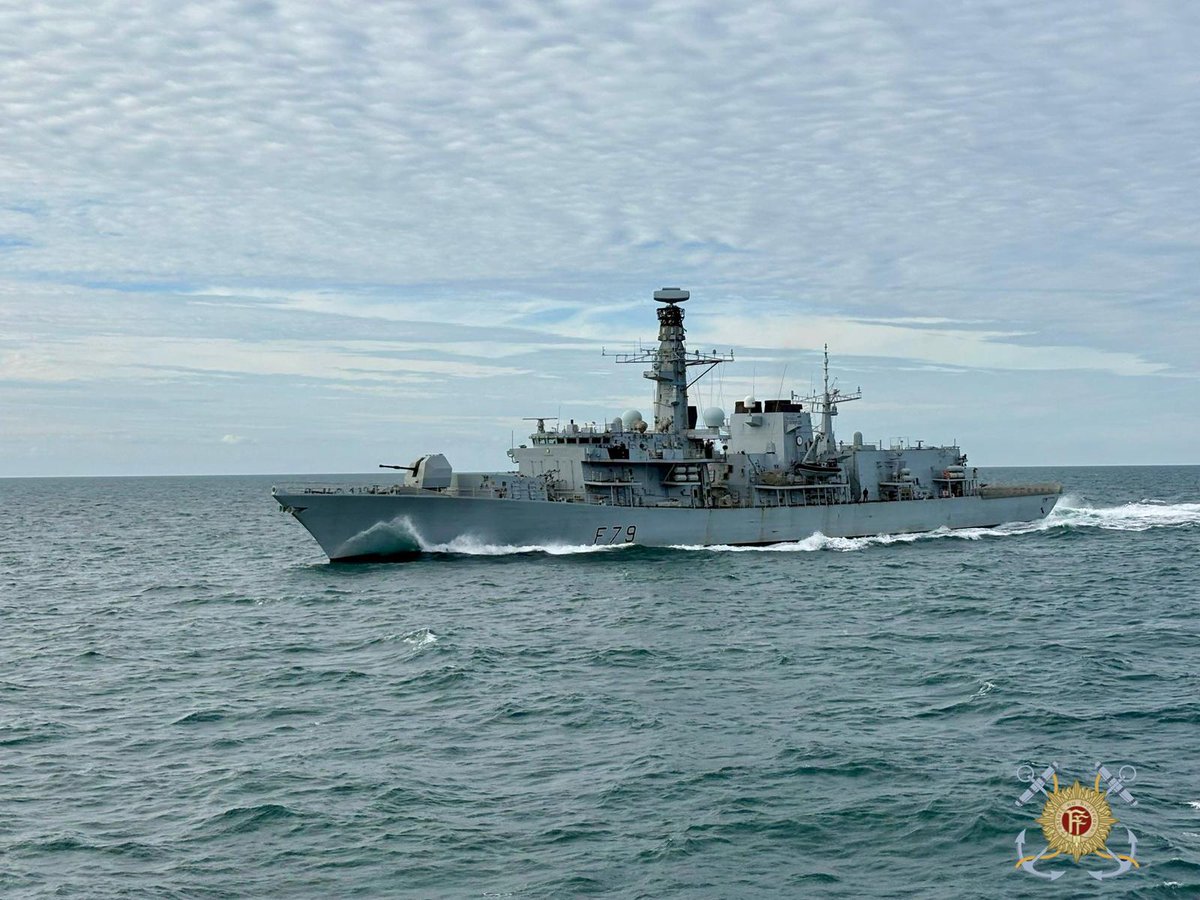 naval_service's tweet photo. PASSEX with HMS Portland 🇬🇧⚓️🇮🇪
After a warm welcome in Dublin, HMS Portland conducted a Passing Exercise with LÉ Samuel Beckett. These drills sharpen seamanship and strengthen international ties.
#RoyalNavy #IrishNavy #PASSEX #LifeLessOrdinary #Internationalrelations https://t.co/w5ah2fbS07
