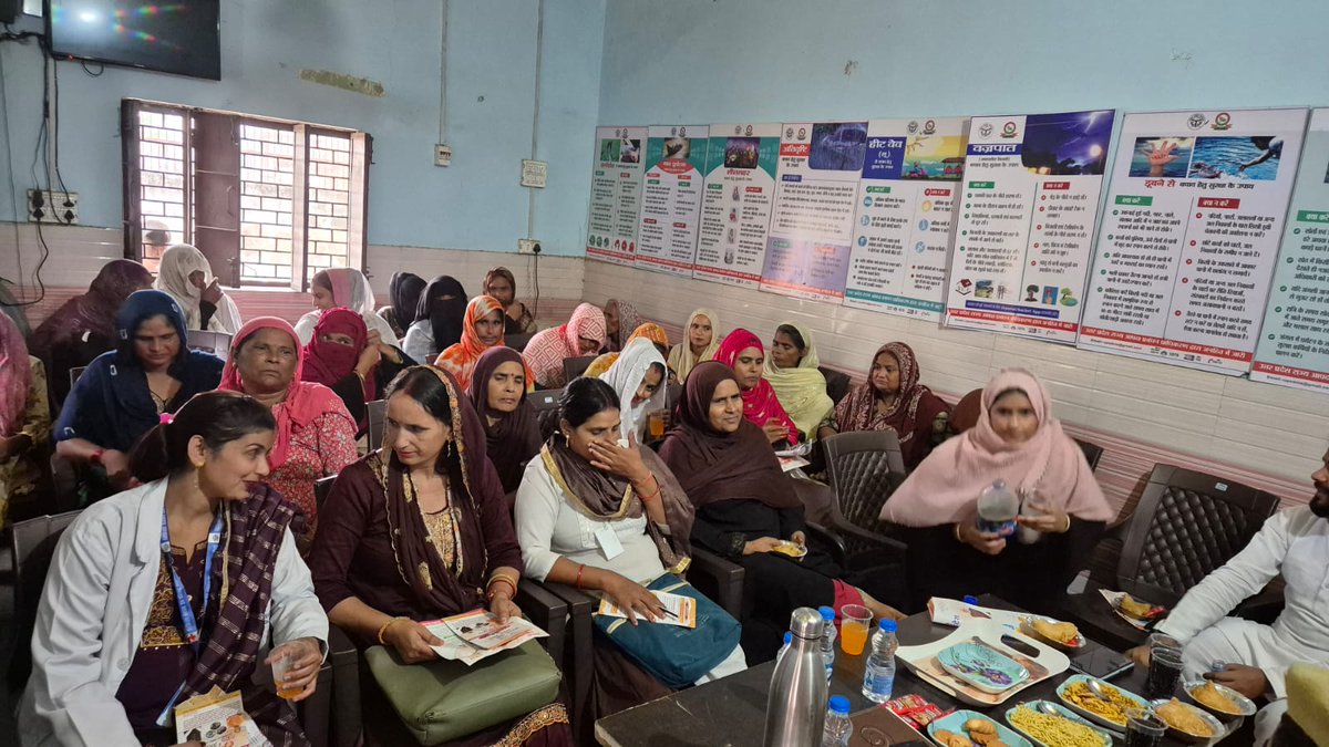 #MissionShaktiUP #WomenEmpowerment #MissionShakti5_0 #WomenSafety
आज मिशन शक्ति 5.0 के अंतर्गत जनपद मेरठ  की ग्राम पंचायत असीलपुर में  कार्यक्रम आयोजित किया गया 
खालिदा बेगम प्रधान 
सिद्धार्थ सचिव 
<a href="/UpRuralDev/">ग्राम्य विकास विभाग, उत्तर प्रदेश</a> <a href="/RamNaresh18179/">MISSION NEW INDIA</a> <a href="/DproMeerut/">DPRO MEERUT</a> <a href="/uppanchayatiraj/">Panchayati Raj Department, GoUP</a>
<a href="/DmMeerut/">DM Meerut</a> <a href="/meerutpolice/">MEERUT POLICE</a>