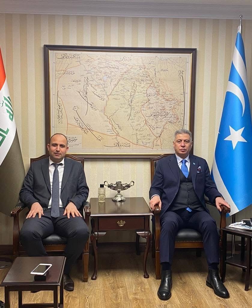 Suriye’de yeni bir dönemin kapısını aralayan bu tarihi seçimlerde başarı elde eden değerli kardeşim Tarik Sulo Cevizci’yi gönülden tebrik ediyor, kendisini arayarak başarı dileklerimi ilettim.
Suriye Türkmenlerinin haklarını en güçlü şekilde savunacağından hiç şüphemiz yoktur.