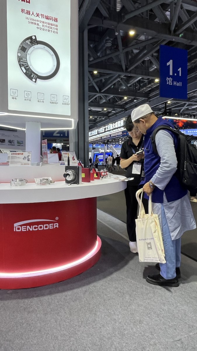 Idencoder13's tweet image. We are thrilled to connect with our esteemed clients at the exhibition! Your support and engagement drive our success. Thank you for being part of our journey! 🌟 #ClientAppreciation #ExhibitionSuccess #fyp #idencoder
