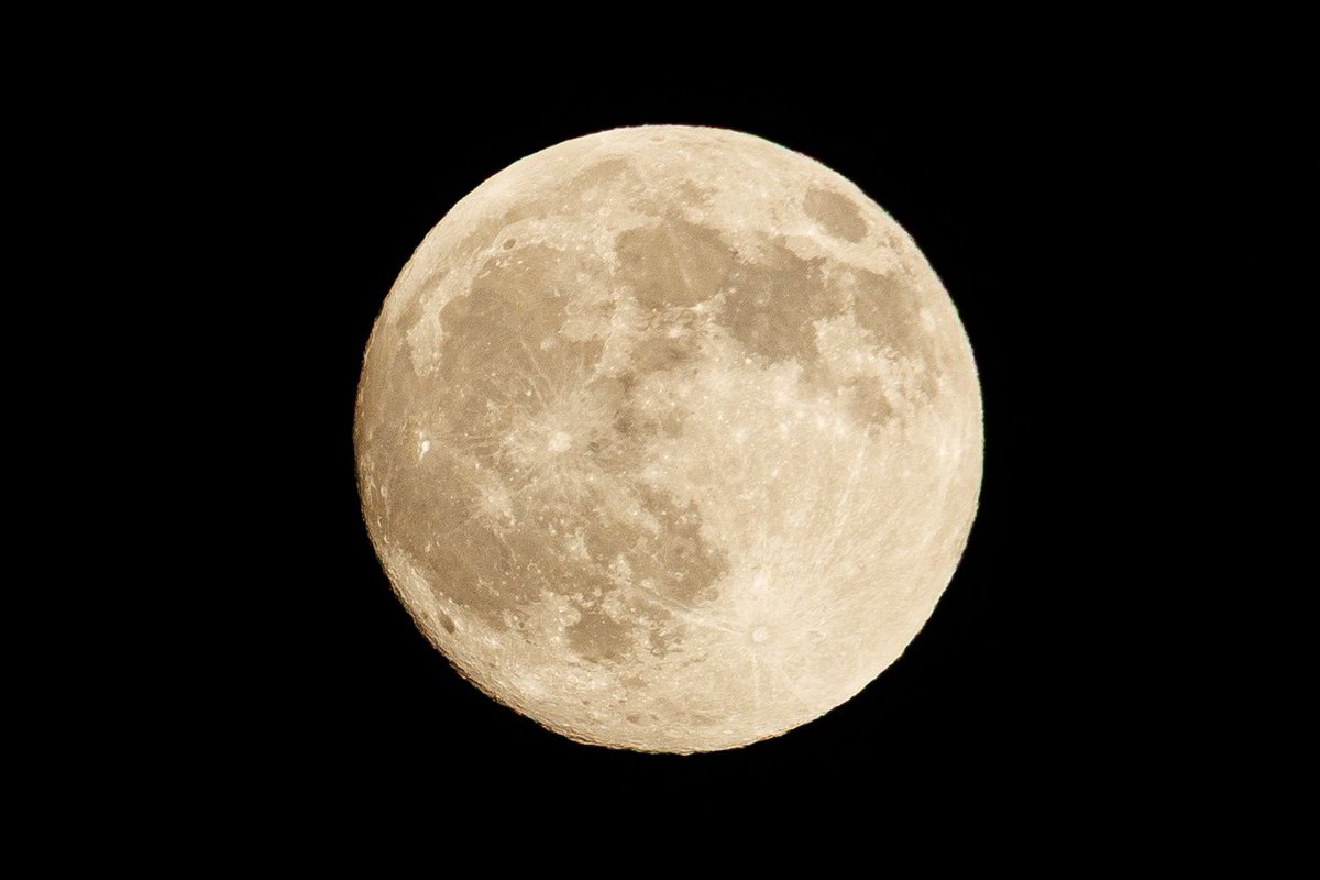 aiko1225jp's tweet photo. 中秋の名月🌕 https://t.co/wV7AygaaeK