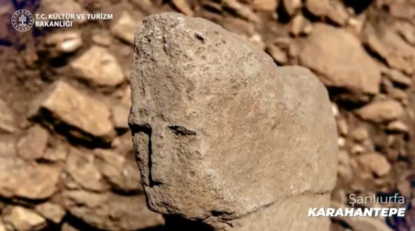 madamarchaeo's tweet photo. Photos of the new T-shaped pillar with a human face just discovered at Karahan Tepe @TCKulturTurizm
#Karahantepe #TaşTepeler #Neolithic #PPNA #prehistory #Anatolia #Türkiye https://t.co/60EggnA6eC