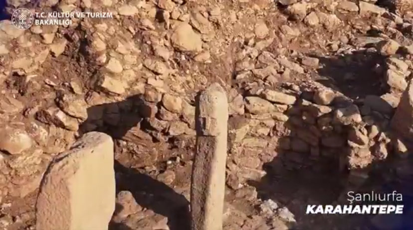 madamarchaeo's tweet photo. Photos of the new T-shaped pillar with a human face just discovered at Karahan Tepe @TCKulturTurizm
#Karahantepe #TaşTepeler #Neolithic #PPNA #prehistory #Anatolia #Türkiye https://t.co/60EggnA6eC