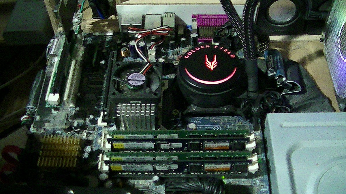 MomoPack's tweet photo. #Extrmem #Core2 #LGA775

BIOSの起動はするのですがぁ～！OSやインストールメディアの起動が
できなくなりましたのぉ～！( ；∀；)
18年動作してくれてありがとうっ！？(*ﾉωﾉ) https://t.co/dlJoawPwpw