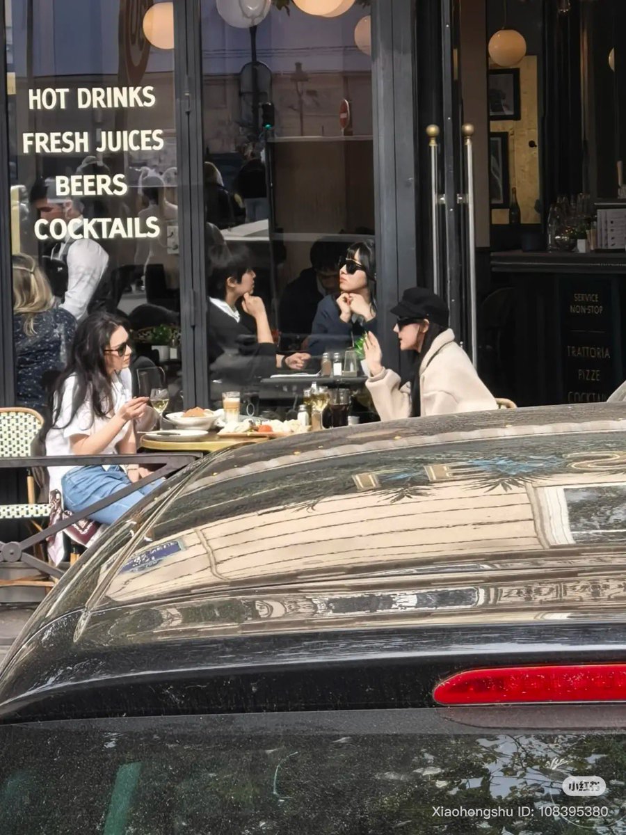 Allcbizmelons's tweet photo. #Dilraba and #ZhangXinyu in Paris https://t.co/PksnLhHlHD