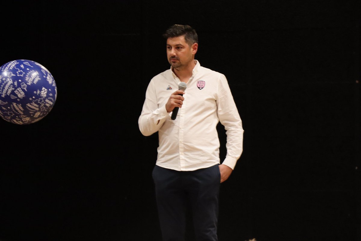 Tiffany_Joncour's tweet photo. Joyeux anniversaire au Réel XV.
Merci à tous pour l’organisation de ce 20ème anniversaire à #Genas. 🏉🇫🇷 https://t.co/EDQ8LNoQlA