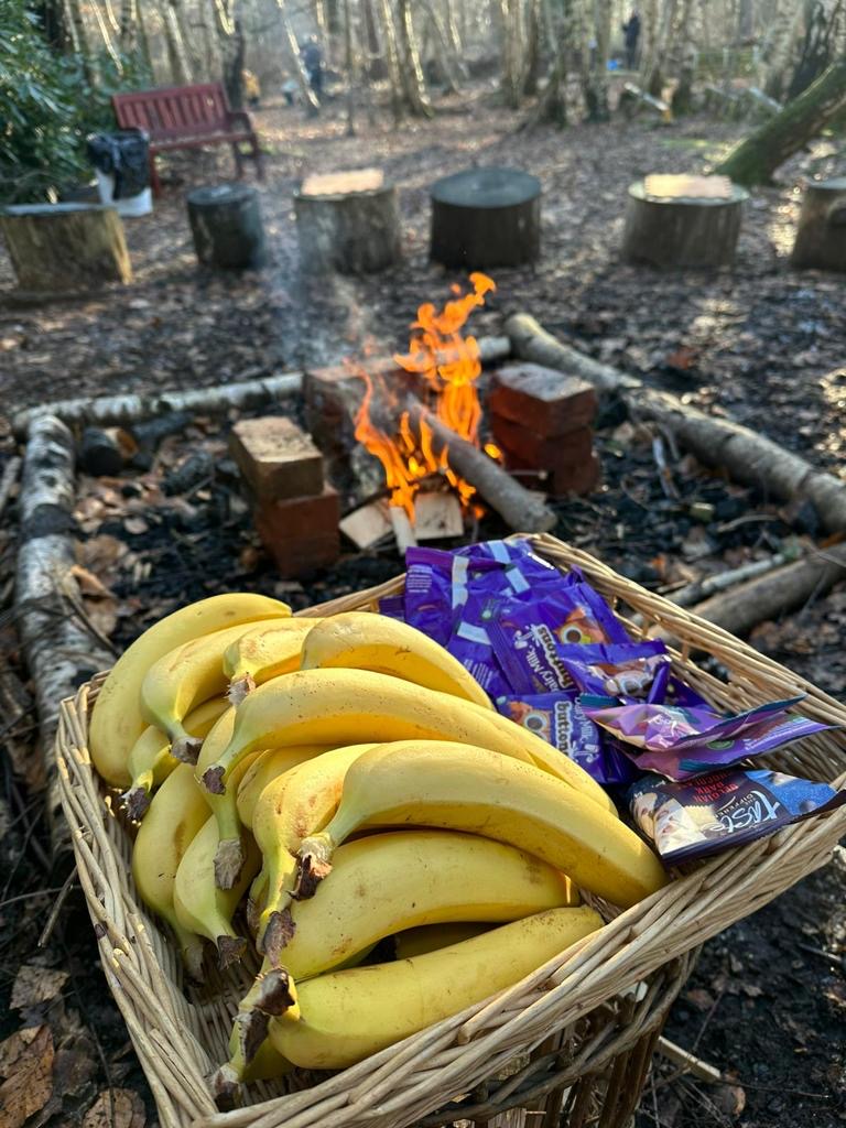 🍌 🍫🔥Last chance to join in with cooking chocolate bananas at Black Park Forest School this week, join us tomorrow: eventbrite.co.uk/e/families-go-…
#forestschool #fun #kidsactivities #messyplay #homeschooling #toddlerfunlearning