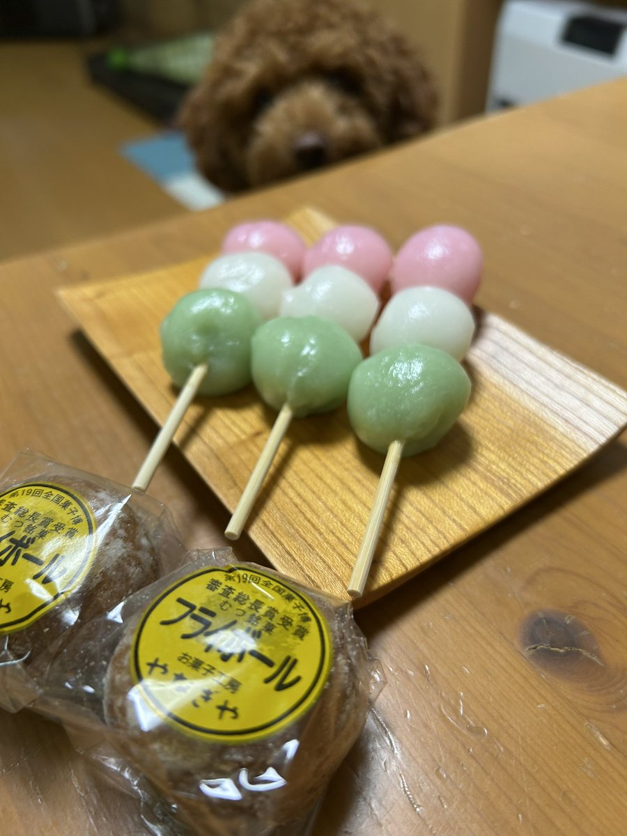 k_uooq's tweet image. #中秋の名月

お月様が 見えないので
丸い物をたべよう♡