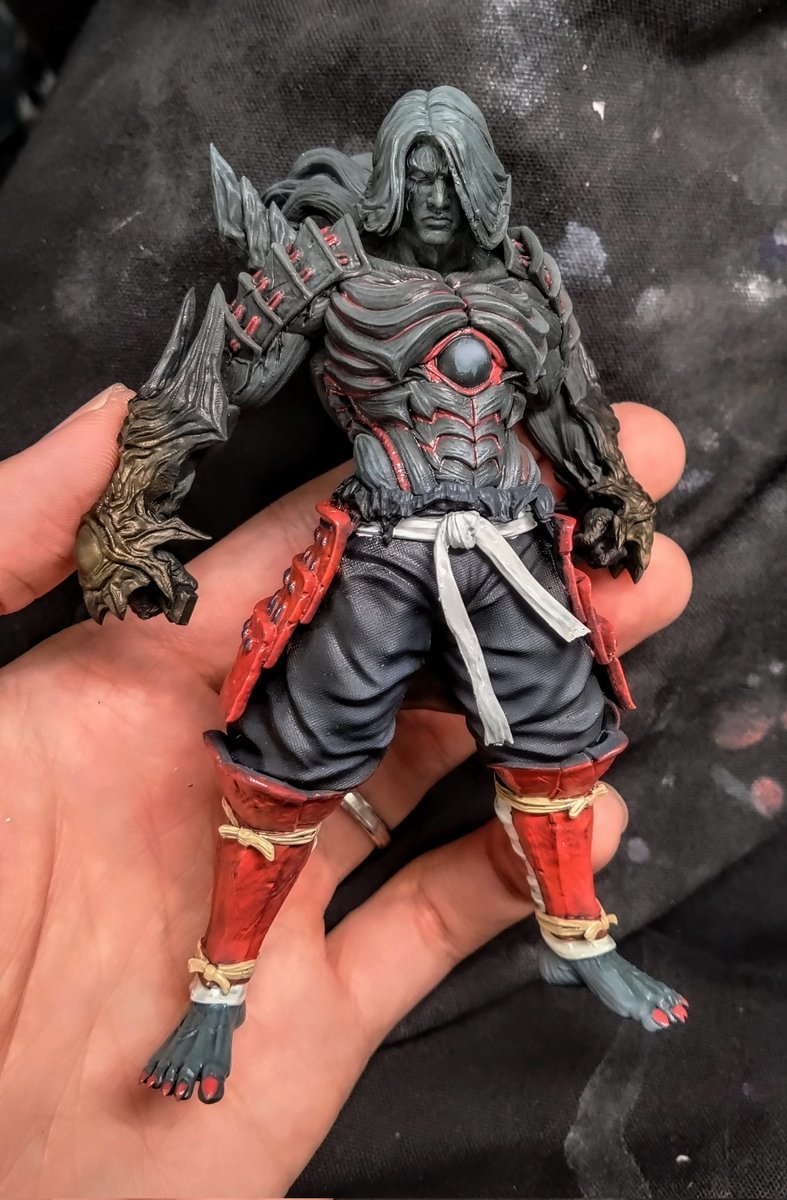 nabehands's tweet image. 汚しをやっていきたいんですがベース色を塗り終わるまで我慢です🎨

#鬼武者