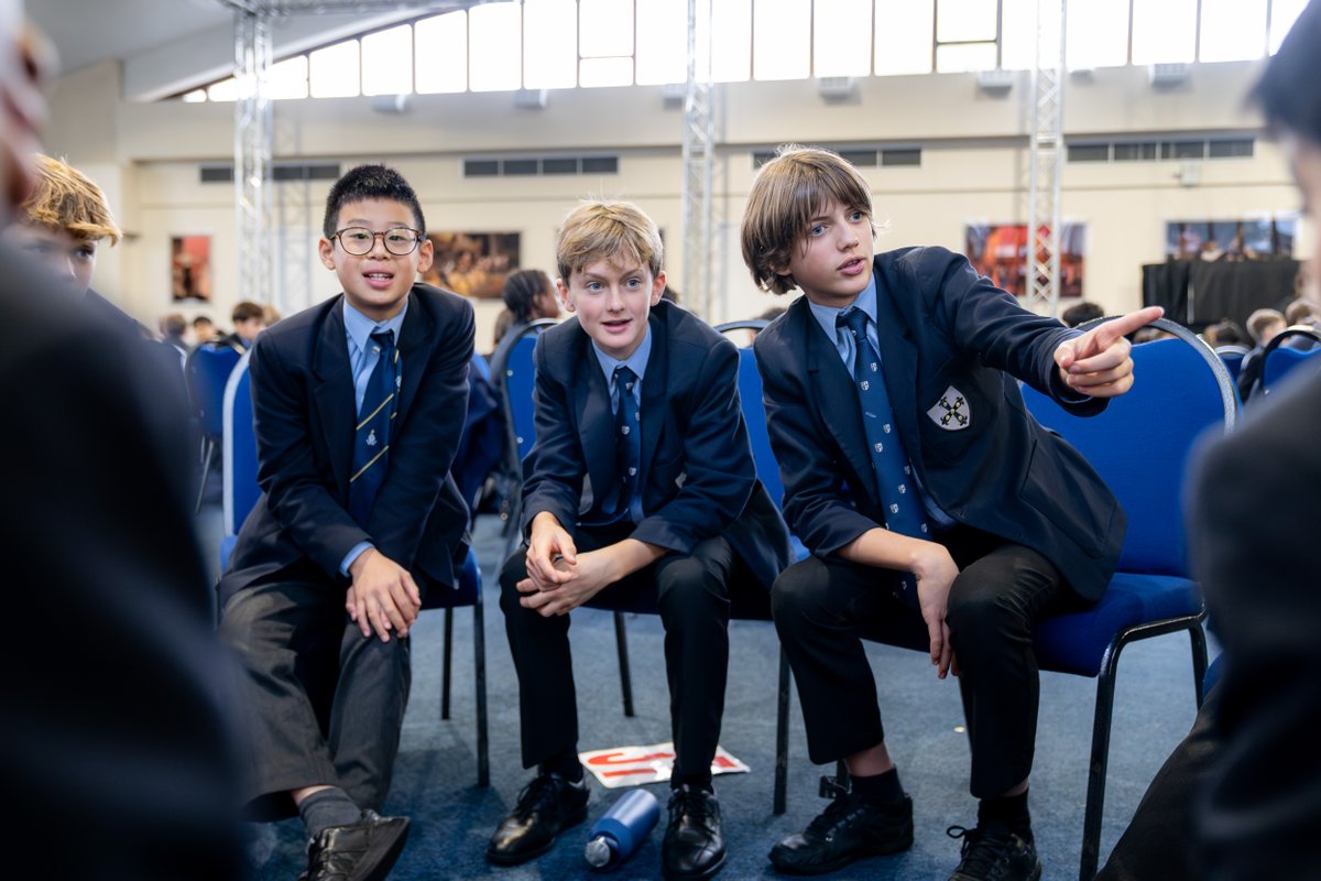 WhitgiftSchool1's tweet image. On Friday, First Form students participated in the annual Humanutopia ‘Who am I?’ workshop held in the PAC. Students engaged eagerly throughout the day, developing greater self-confidence and strengthening peer relationships. 🎉
#Humanutopia #StudentDevelopment #WhoAmI