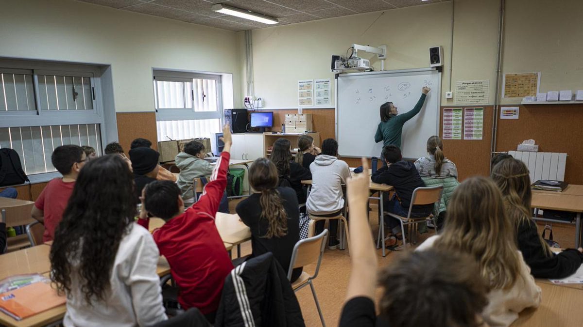 Ahir 5 d'octubre varem celebrar el Dia Mundial del Docent segons va establir l'Organització de les Nacions Unides per a l'Educació, la Ciència i la Cultura (UNESCO) el 1994.
El nostre reconeixement a la seva feina, que ens ajuda a construir la societat que volem viure.