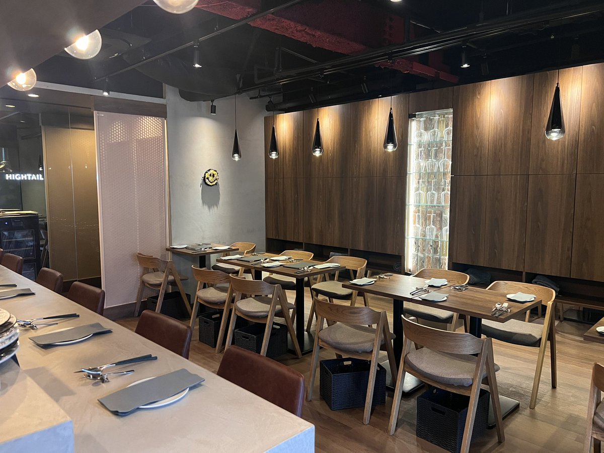正直に言います。
キャンセルは仕方ない、でも連絡なしのドタキャンは本当に悲しいです。
料理も席も、楽しみに待っていたお客様のために準備しています。
どうか、一言だけでもご連絡ください。お願いします。

というわけで、本日お席空いています。