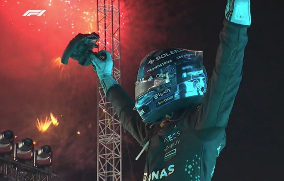 pjsoire's tweet image. QUICK GIVEAWAY / GA 

to celebrate jasukewon ke f1 n jagoanku george russell won in singapore gp aku mau jajanin k-race bagcharm enha for 2 persons 

rules:
- rt &amp;amp; like this post
- reply whos ur bias in enha
- nilai plus kalo suka f1 (rep fav driver)

ends in 24 hrs! good luck🍀