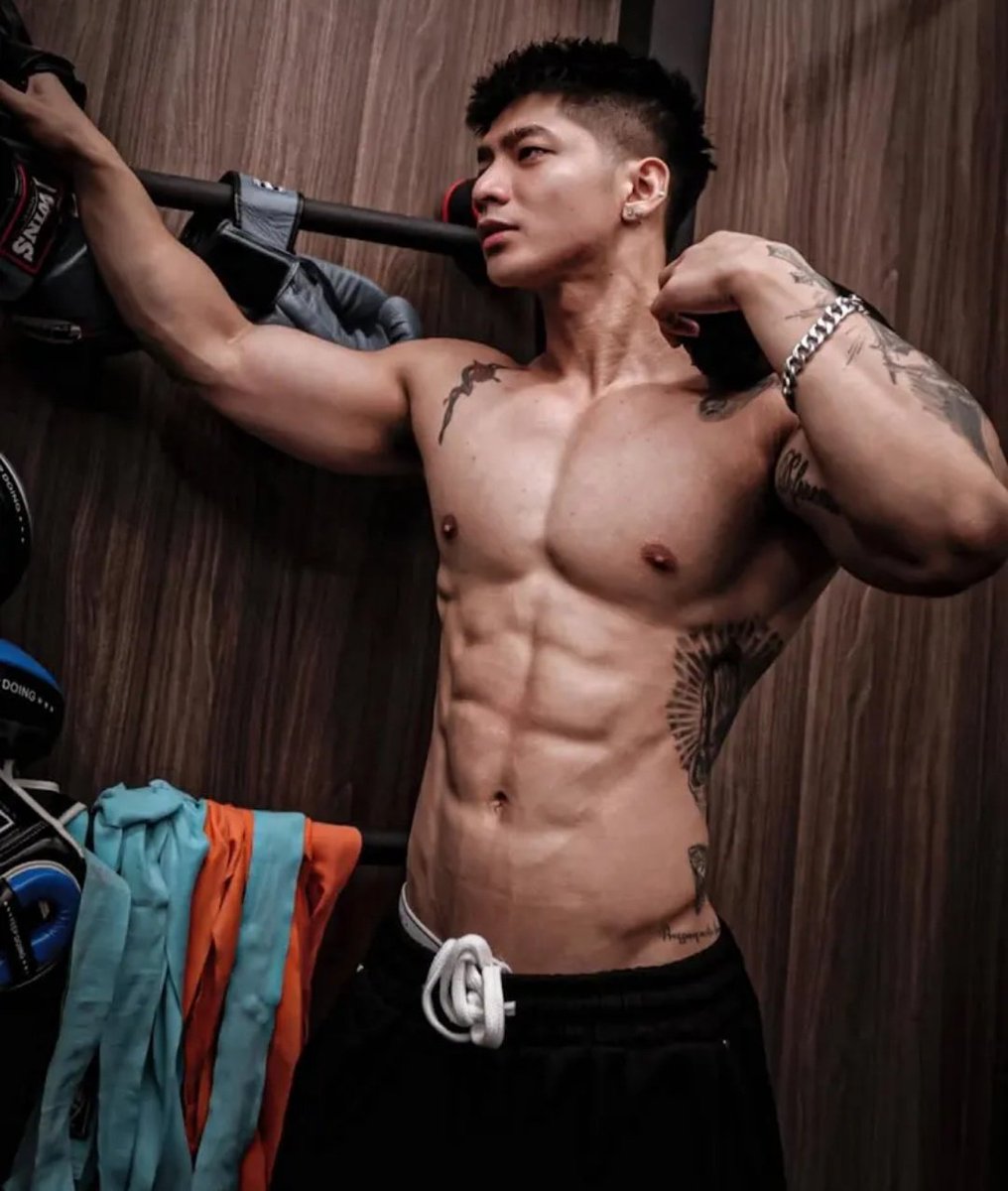 Firemanhot69's tweet photo. So sexy i want to fuck https://t.co/zuVy9izEvA