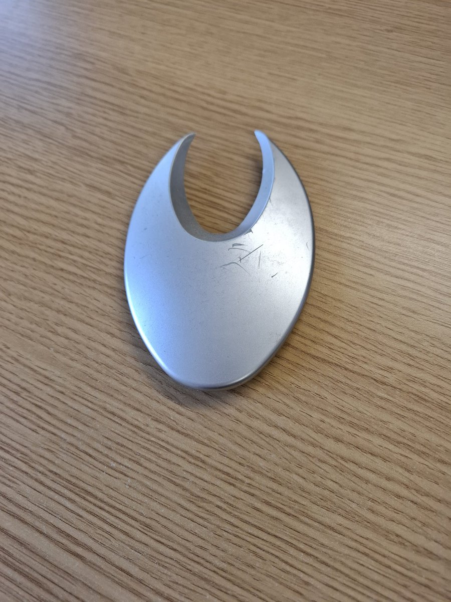 i have this random object on my desk at work and I've always wondered what it is and I just realised its Hornet Silksong