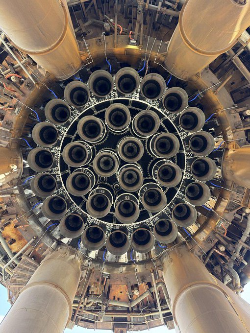 Rainmaker1973's tweet image. The unreal view of 33 Raptor engines seen from below.