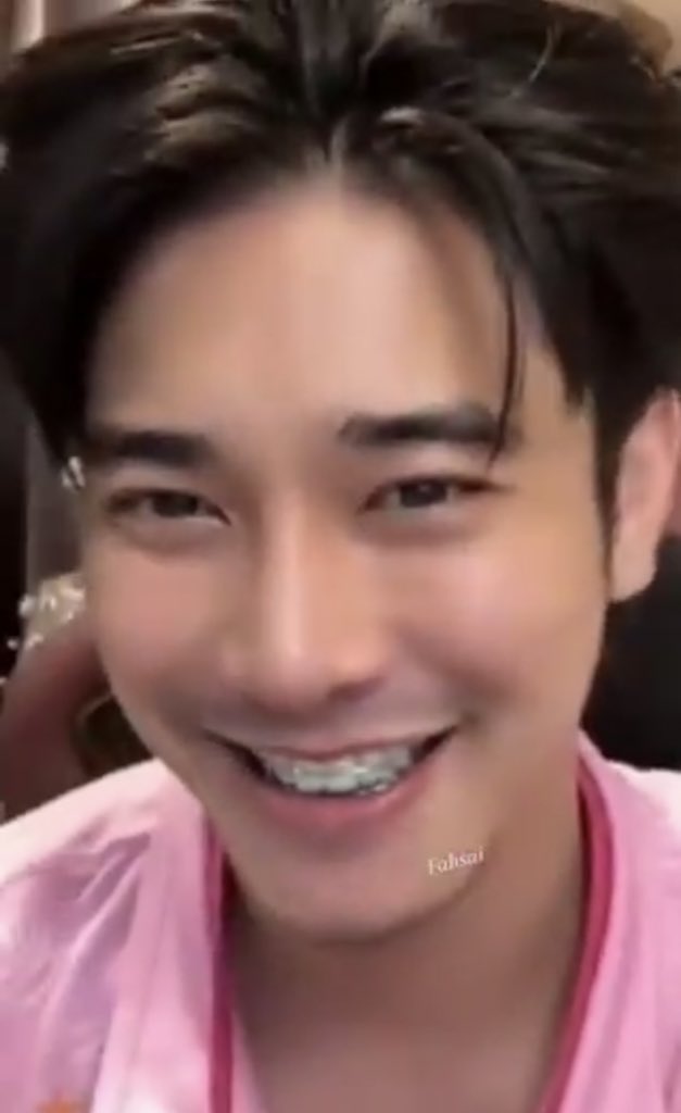 kennochais's tweet photo. เมื่อก่อนไม่เคยเข้าใจพวกผชที่บอกสเปคคือ���าวดัดฟัน สาวใส่รี คือมันเอามาเปนสเปคได้อ่อ จนได้เห็นน้องยูโรใส่รีอะ ผมเข้าใจผุชายพวกนั้นทุกอย่างแล้วว่ะ เคะขี้อ้อน ตาแป๋ว ใส่รี ทำผมเพ้อเลยอะ https://t.co/71NZ4vYd4u