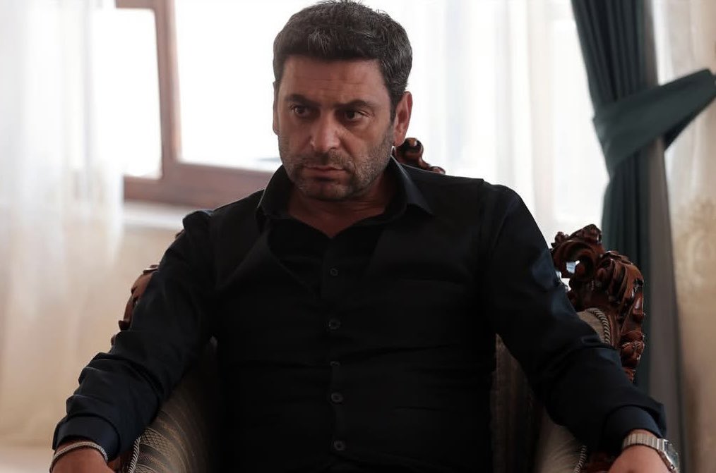 Oturdum akşamın gelmesini bekliyorum #UzakŞehir #OzanAkbaba