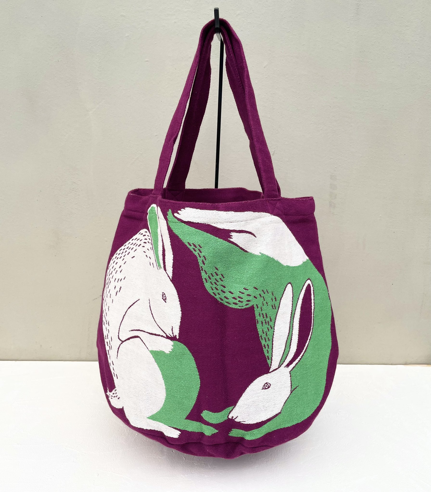 手編みトートバッグ　ウサギ　カーネーションの 花 八本足のオオカミ on X: 