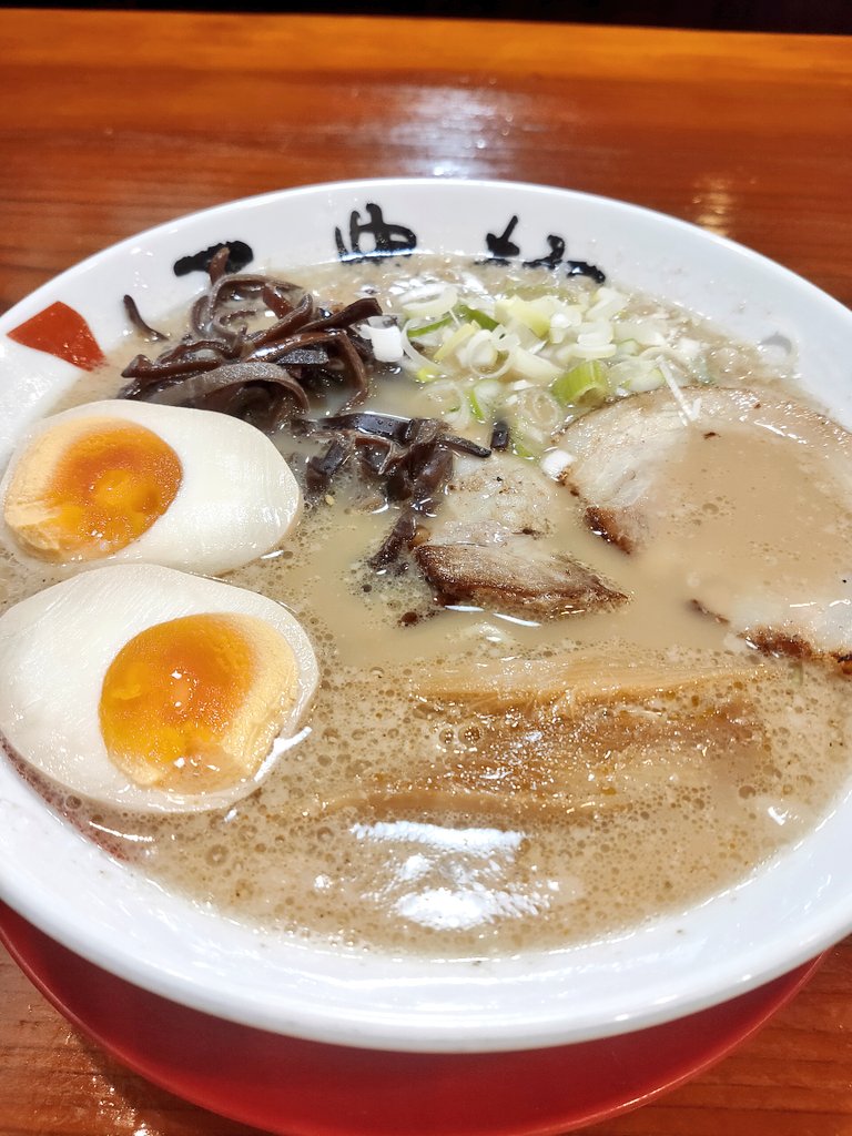 ラーーーーーーーーッメッ！！（餃子も頼んだよ！）