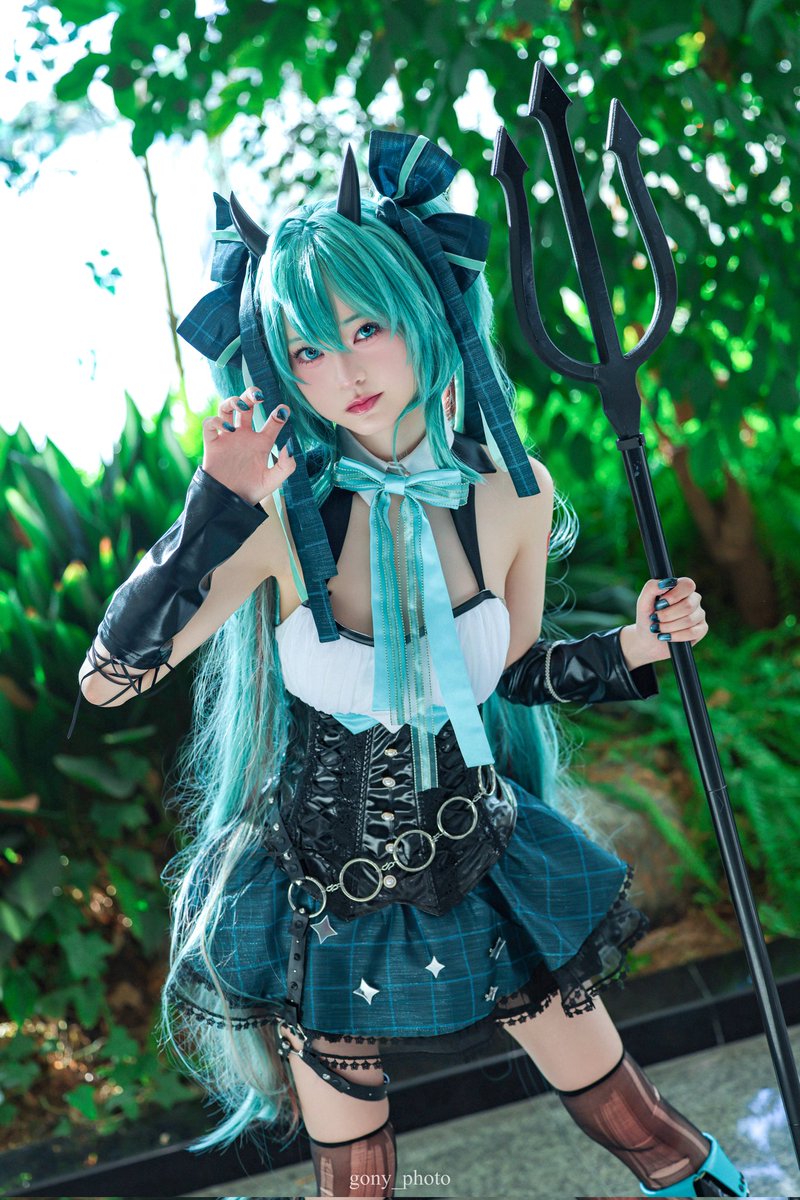 gony_photo's tweet photo. #9서코 #RascalMiku #VOCALOID #初音ミク #HatsuneMiku #Miku
보컬로이드 - 라스칼 미쿠 😈🩵
📸Photo. @gony_photo
💃Model. @pinkonmysoda https://t.co/boDSyWCRzX